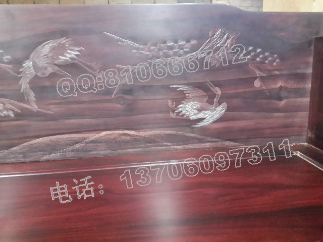 影雕羅漢床